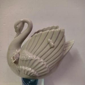 COPY - Vintage 3D Cypress Gardens Ivory Swan Candy Dish, Vase W/Rose Porcelain …